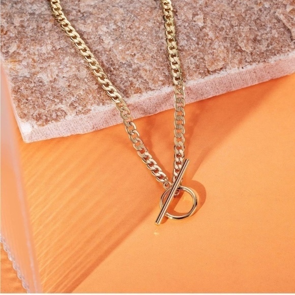 GOLD 14k Gold Plated Toggle Chain Necklace - Picture 3 of 3